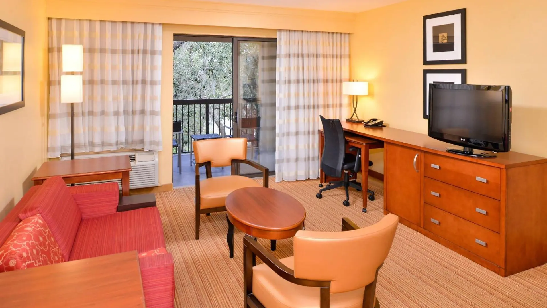 Courtyard Tampa North / I-75 Fletcher Hotel